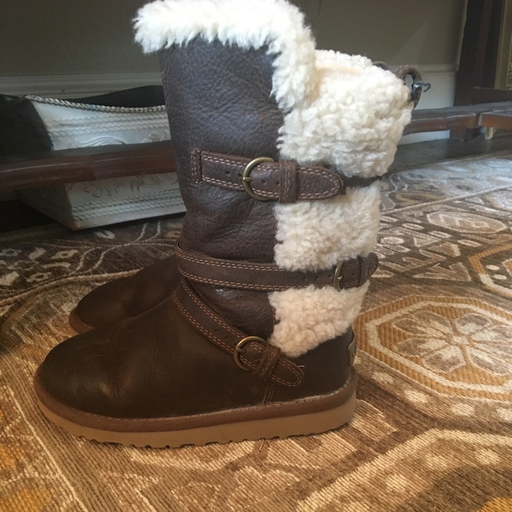 Toddler girls Uggs ⭐️